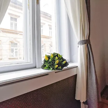 Beautiful 3 Bedroom In 7th District *