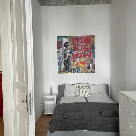 Beautiful 3 Bedroom In 7th District * Budapest