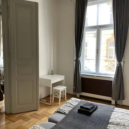 Beautiful 3 Bedroom In 7th District Budapešť