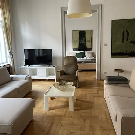 Apartmán Beautiful 3 Bedroom In 7th District *