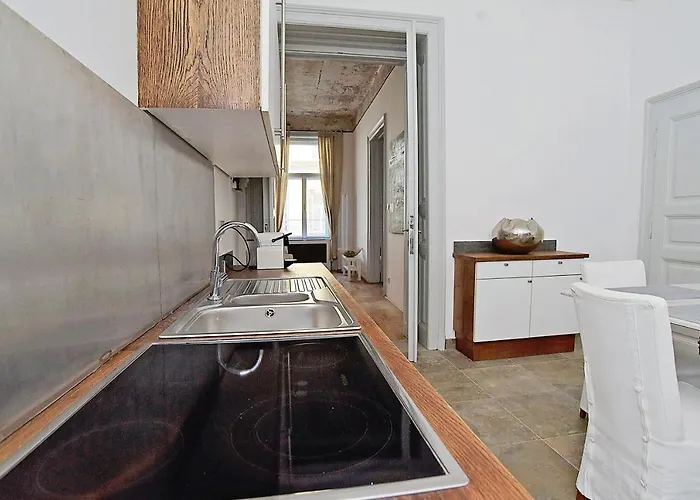 Appartement Beautiful 3 Bedroom In 7th District *