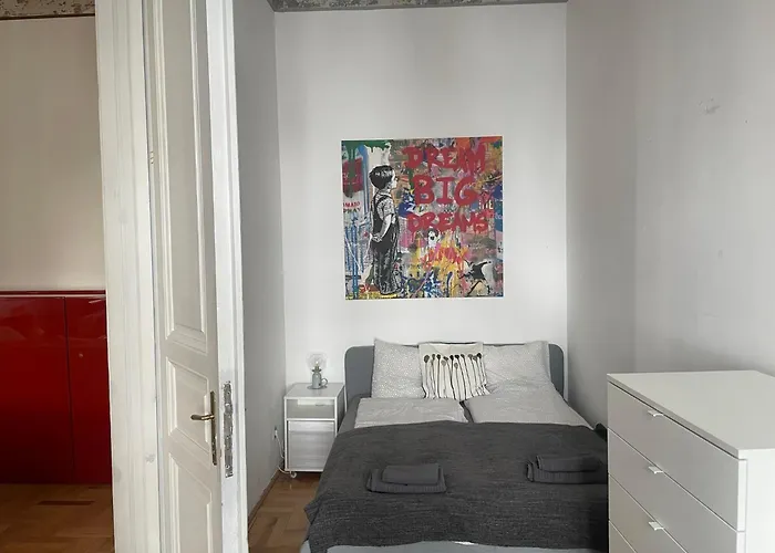 Beautiful 3 Bedroom In 7th District * Budapest