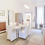 Beautiful 3 Bedroom In 7th District Budapest