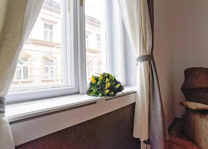 Beautiful 3 Bedroom In 7th District *
